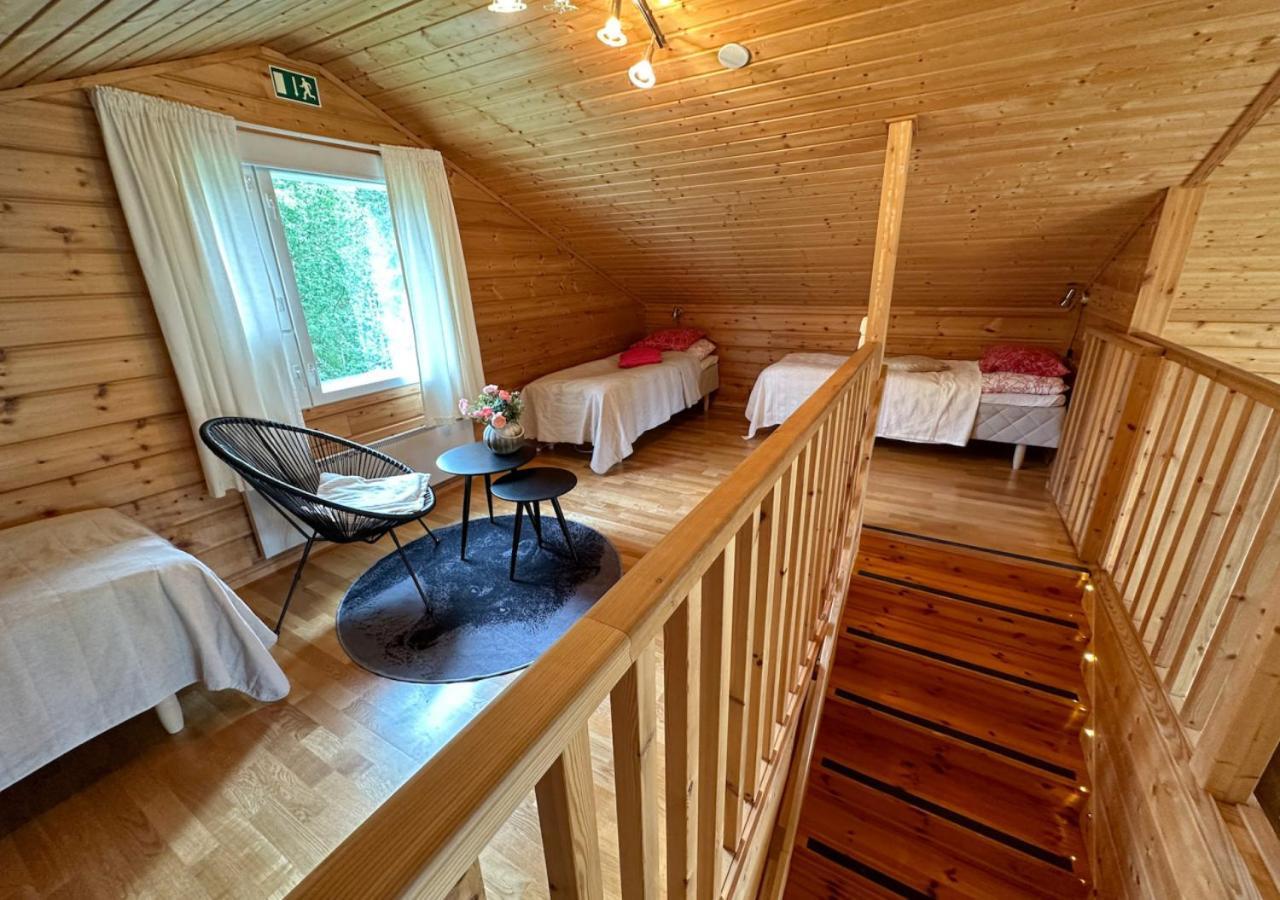 Napapiirin Jaervilomat Hotel Luukonniemi Ngoại thất bức ảnh